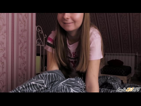 ❤️ Blondie-k bere BFF-ren sakon zurrupatzen du eta esperma jasotzen du ahoan ❤️❌ Porno %eu.watchhentai.ruan ️❤