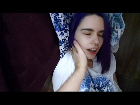 ❤️ Nire ahizpa armairuan aurkitu eta lagundu zion esperma ❤️❌ Porno %eu.watchhentai.ruan ️❤